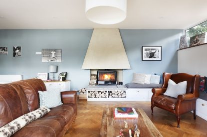 The living room at Riverside View, Chiltern Hills