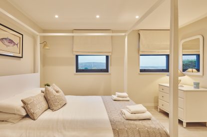 A bedroom at Ty Alice, Gower