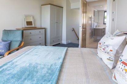 A double bedroom at Beesands Vista, Devon