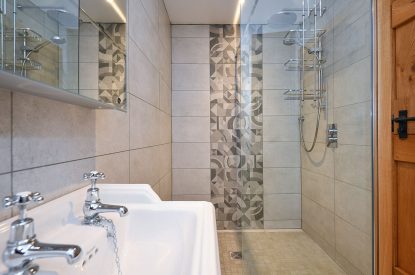 A bathroom at Ty Alwyn, Llyn Peninsula