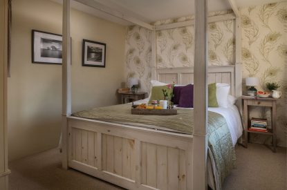 A double bedroom at Rosefinch Cottage, Devon