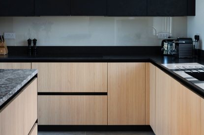 The living room at Lakefront Lodge, Cotswolds