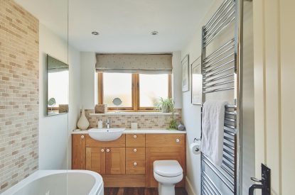 A bathroom at Jersey Barn, Chiltern Hills