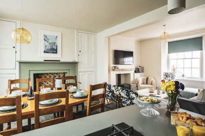 The dining room at 5 The Quay, Devon