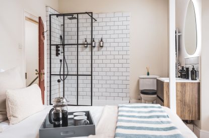 A double bedroom at 5 The Quay, Devon