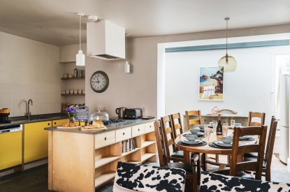The kitchen at 5 The Quay, Devon