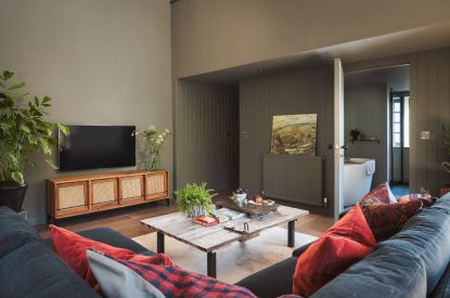 The living room at Redbrick Loft, Devon