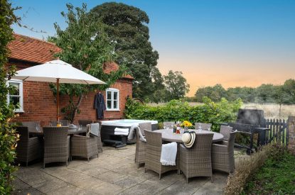 The exterior of Hedge Farmhouse, Buckinghamshire