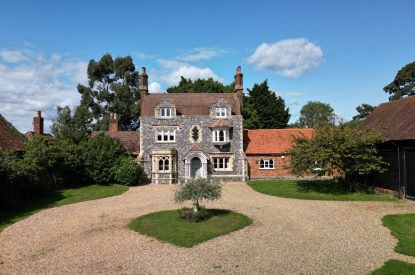 The exterior of Hedge Farmhouse, Buckinghamshire