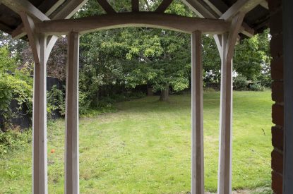The exterior of Hedge Farmhouse, Buckinghamshire