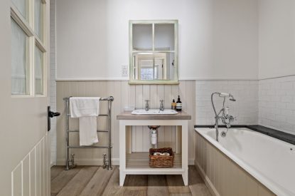 A bathroom at Little Haven, Gower