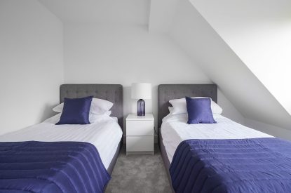 A twin bedroom at Groeslon, Anglesey