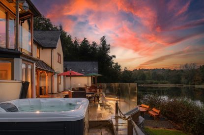 The hot tub at Lake House, Powys