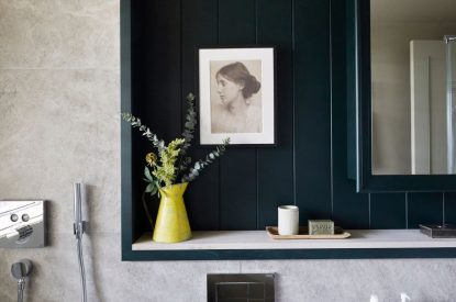 A bathroom at Yew Grand Suite, Cotswolds