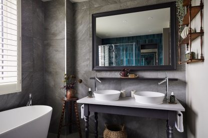 A bathroom at Yew Grand Suite, Cotswolds