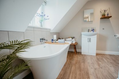 The bathroom at Bay Tree Cottage, Cotswolds