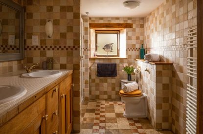 A bathroom at Valley View Barn, Devon