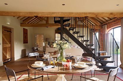 A dining room at Turtle Dove Retreat, Herefordshire