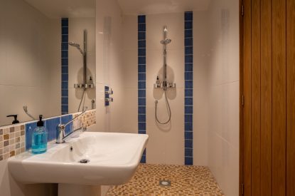 A shower room at Warren Cottage, Kingham, Cotswolds