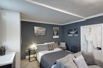 A double bedroom at Wye Valley Manor, Ross on Wye