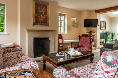 A sitting room at Cotswold Retreat, Cotswolds
