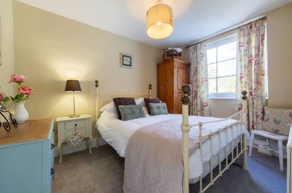 A double bedroom at Copper Beech Cottage, Dulverton