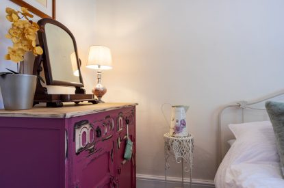 A double bedroom at Copper Beech Cottage, Dulverton