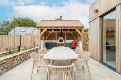 Outdoor dining at Skylark, Bradworthy, Devon