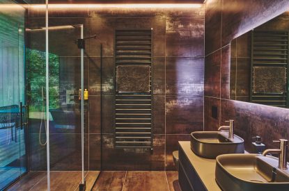 The bathroom at Whispering Leaves, Somerset