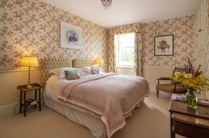 A king size bedroom at Lady Emily's Flat, Yorkshire Dales