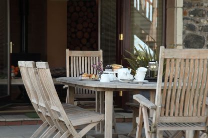 Outdoor dining at Stuart House, St Andrews
