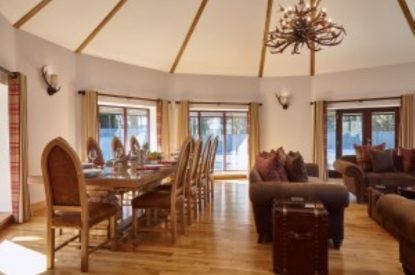 The lounge dinng area at Mackenzie House, St Andrews