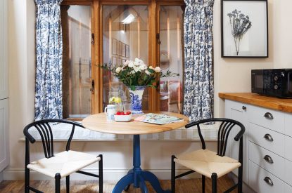 The kitchen dining area at Lemon Tree Cottage, Cotswolds