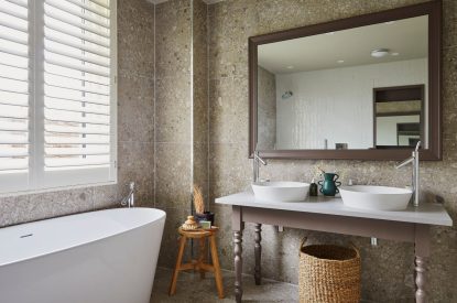 A bathroom at Sycamore Grand Suite, Cotswolds
