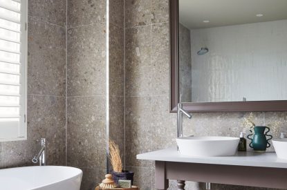 A bathroom at Sycamore Grand Suite, Cotswolds