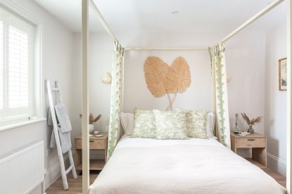 A four poster bed at Coral House, Dorset