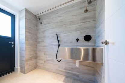 A shower room at Skippers Retreat, Hamble