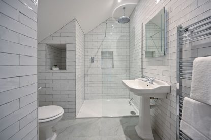 A bathroom at Fernbrae Farmhouse, Perthshire