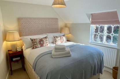 A double bedroom at Ridgebrook Cottage, Hampshire