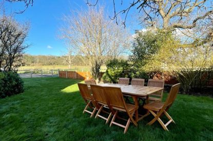 Outdoor dining at Ridgebrook Cottage, Hampshire