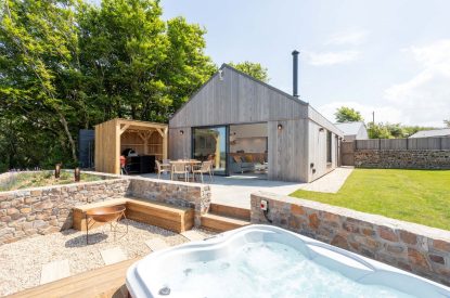 The hot tub at Woodlark, Devon