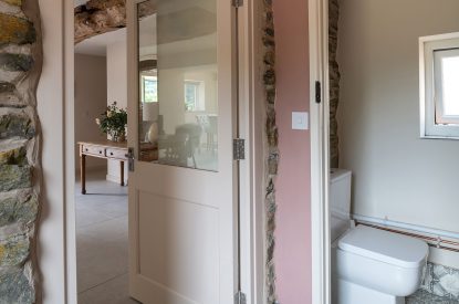 A bathroom at Swn y Nant, Wrexham