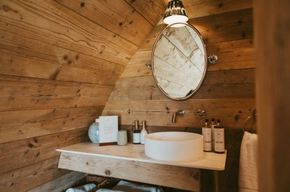 The bathroom at Fennel Pyggy, Hampshire