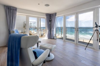 The lounge at Tides Edge, Cornwall