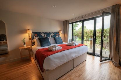 A super king sized bedroom at Crescent House, Lake District