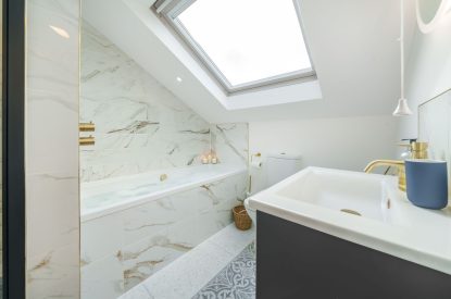 A bathroom at Azure Escape, Cornwall