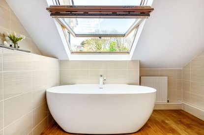 The fee standing bath at Tranquil Shores, Cornwall