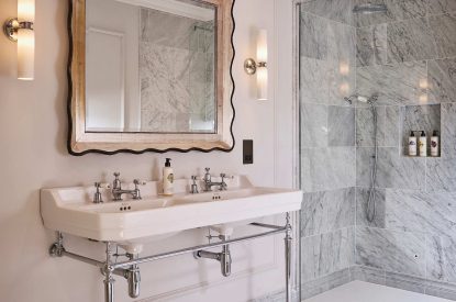 A bathroom at Ty Culfor, Anglesey