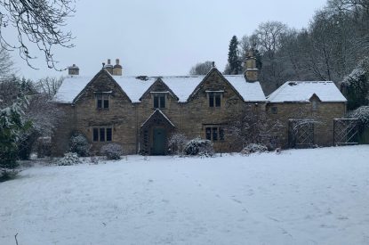 Snowy garden at Preedy's Cottage, Cotswolds