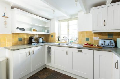 The kitchen at Mariner's Cottage, Cornwall
